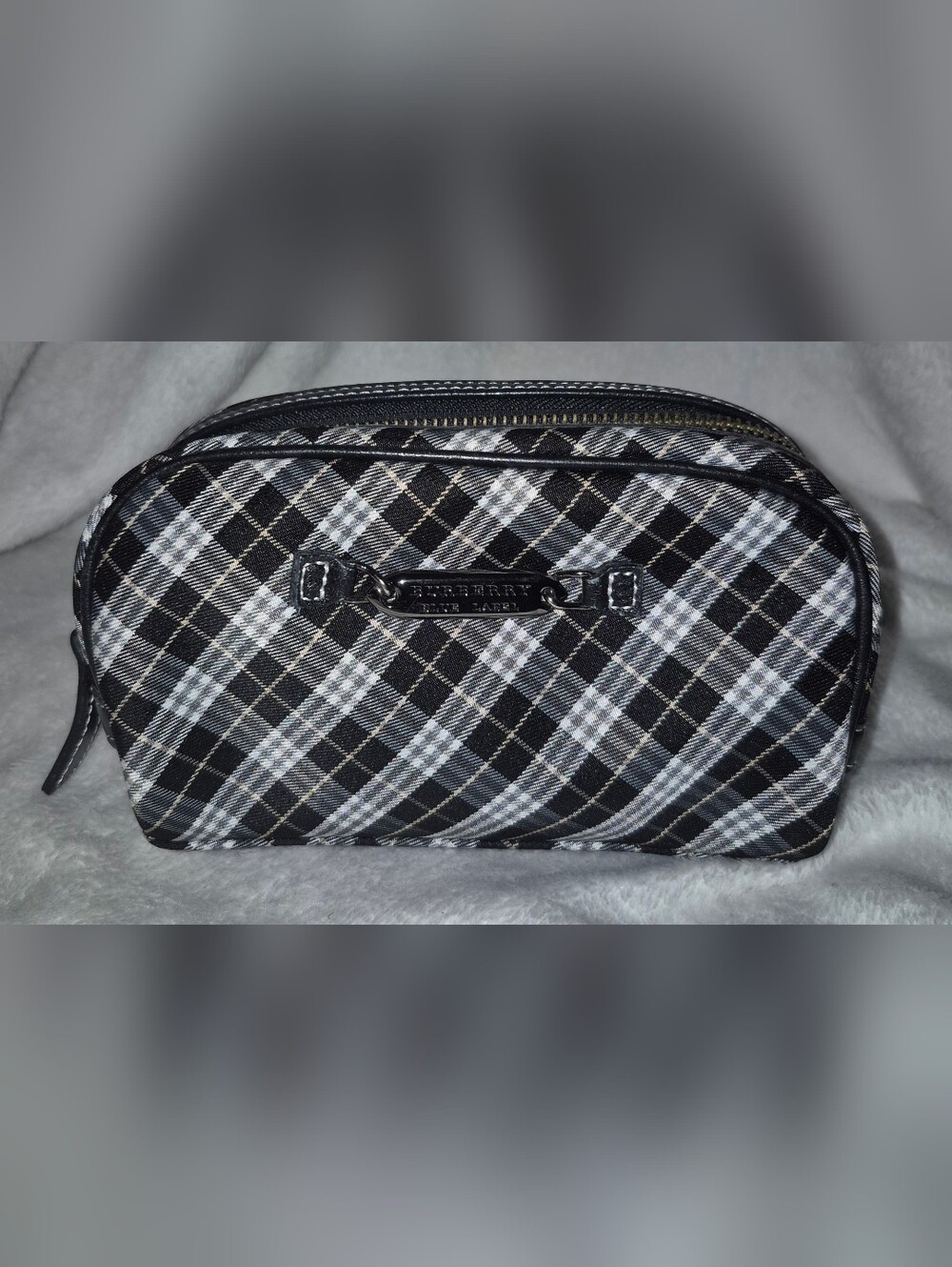 Cosmetic pouch